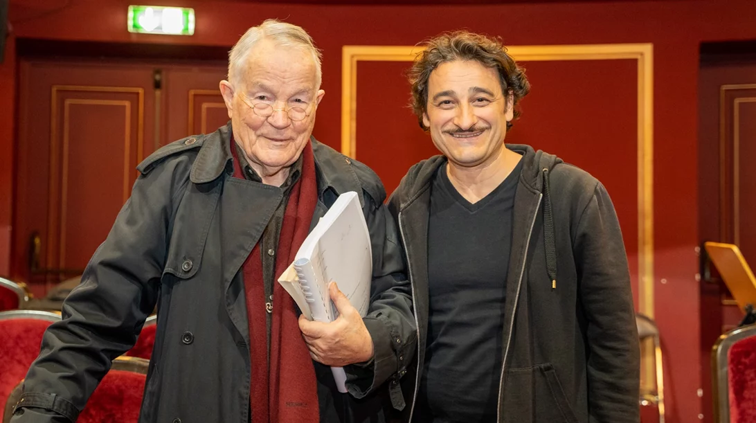 "Μισάνθρωπος": Πέτερ Στάιν, Βασίλης Χαραλαμπόπουλος στις πρόβες στο Δημοτικό Θέατρο Πειραιά