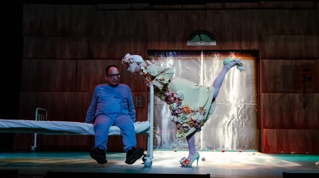 Παράταση για τους "Υπνοβάτες" της ομάδας "Εν δυνάμει" στο Δημοτικό Θέατρο Πειραιά