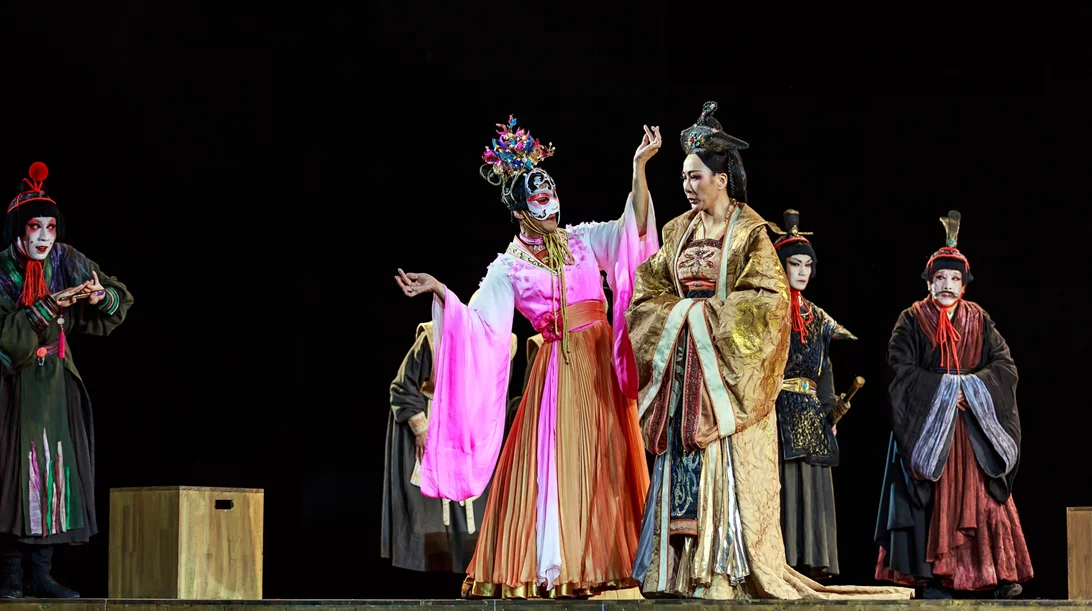 Για το 1o Ελληνο-Κινεζικό Φεστιβάλ Θεάτρου στο Christmas Theater μας μίλησε η διοργανώτρια Flora Wang