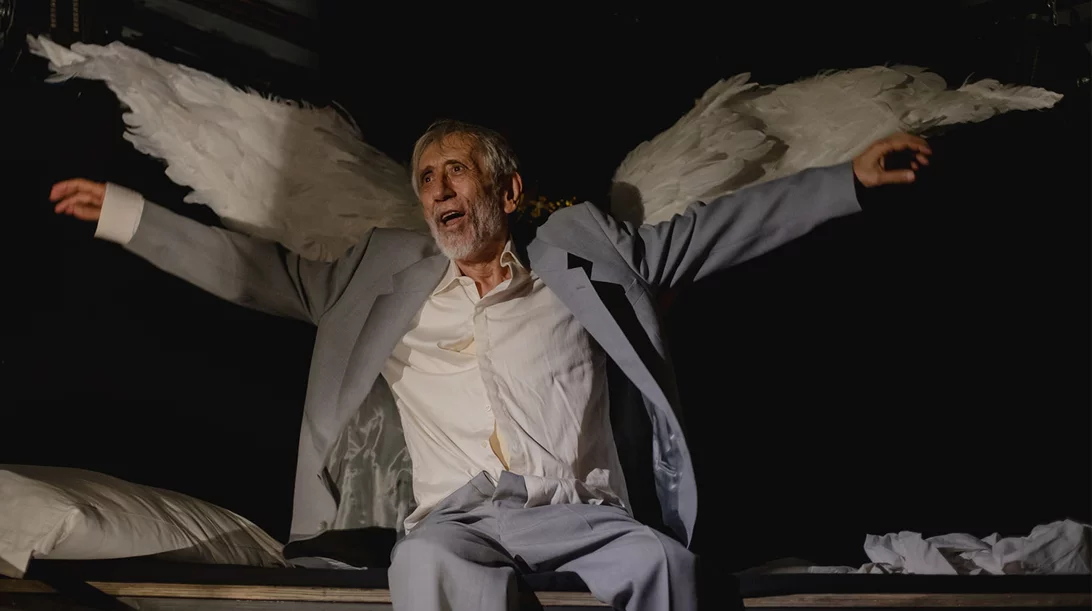 "Οδυσσέας" - "Outro": Τελευταίες παραστάσεις για τον Τάσο Παλαντζίδη και τον Γιώργο Καραμίχο