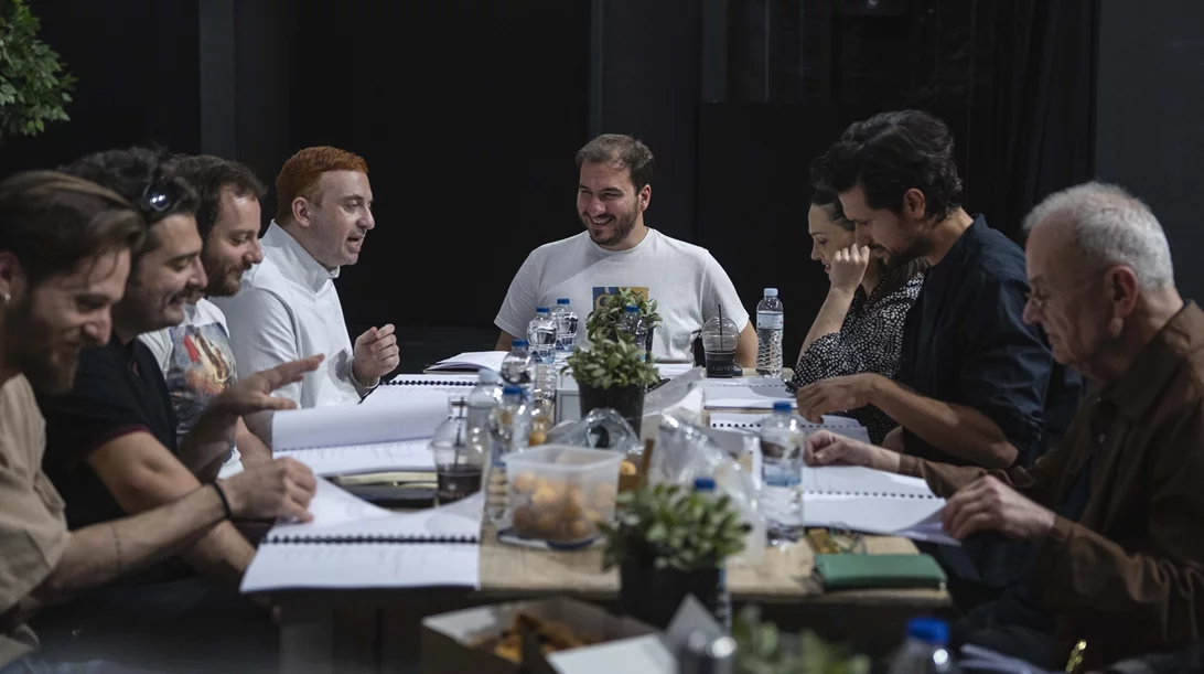 Ποια είναι η νέα παράσταση που σκηνοθετεί ο Γιώργος Κουτλής τη σεζόν 2023-24;