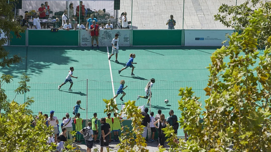 "Γκολ στη Φτώχεια": Τι κοινό έχουν η αλληλεγγύη, η ελπίδα και το ποδόσφαιρο;