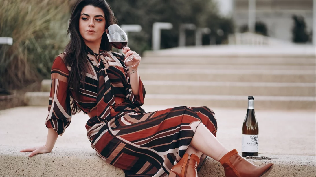 Τα κρασιά της Τσικνοπέμπτης από τη σομελιέ Σοφία Τσίκου