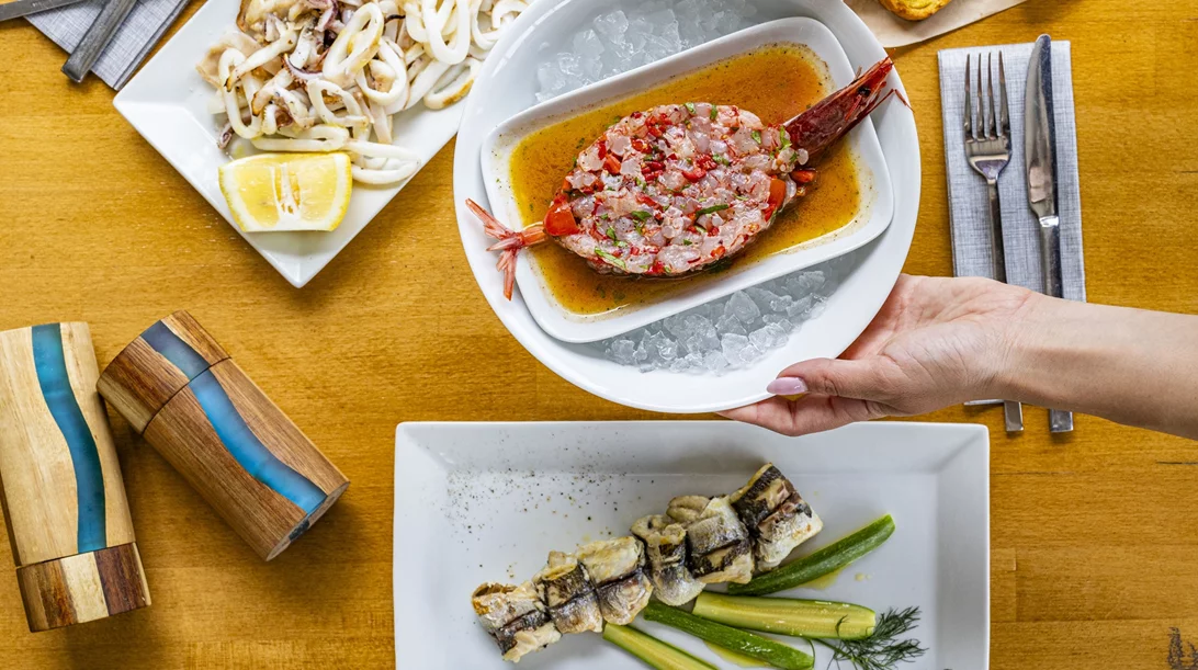 Στη Λαχαναγορά του Ρέντη συναντάς ένα τα κορυφαία ψαρομάγαζα της Αθήνας