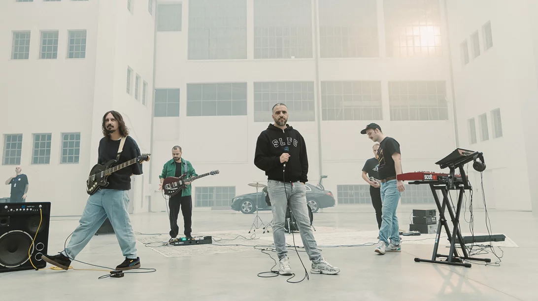 "Σπασμένη Φλέβα": Το νέο video clip του ΛΕΞ κυκλοφόρησε