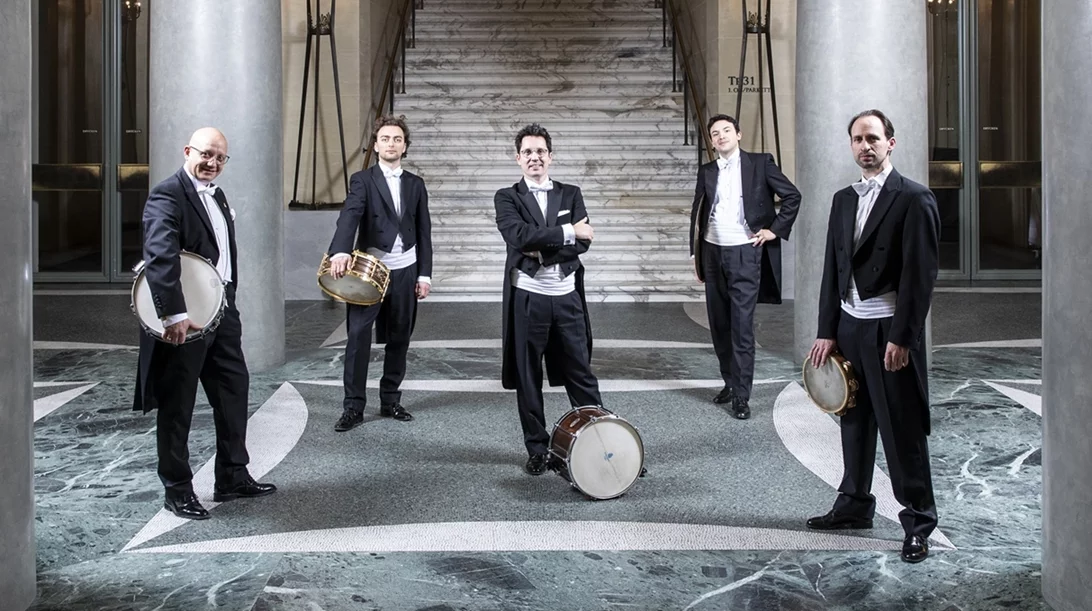 Η Λυρική στον ρυθμό των κρουστών