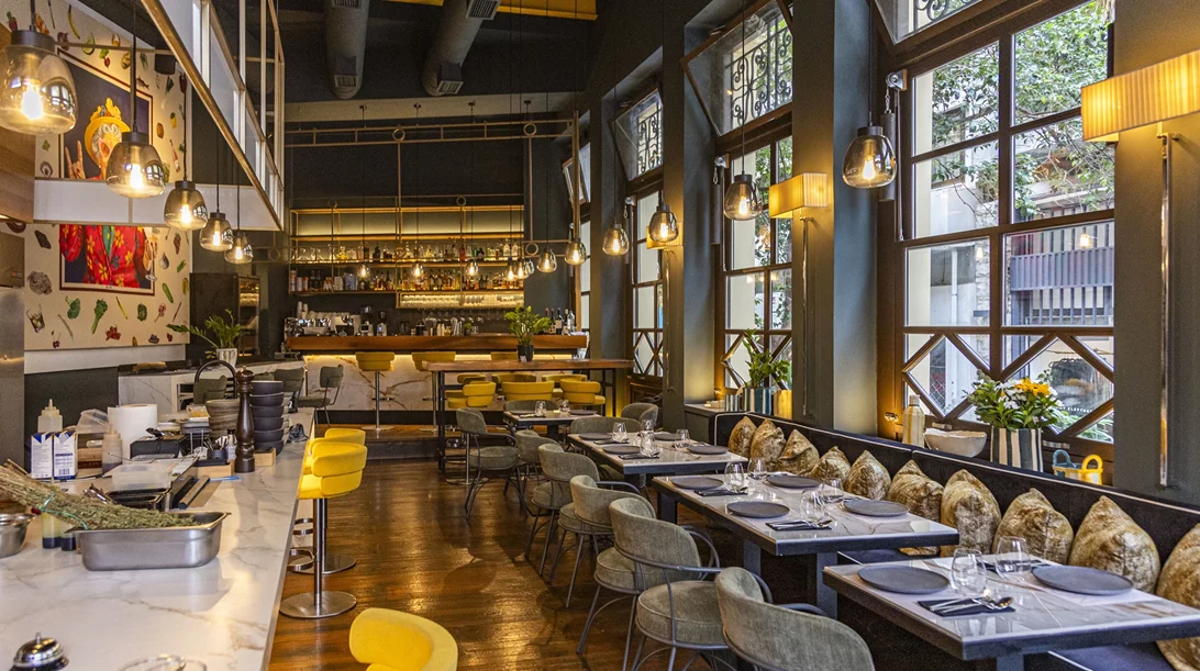 Τι γεύση μας αφήνουν οι 'old new recipes' του Nonnas, στην Πλάκα