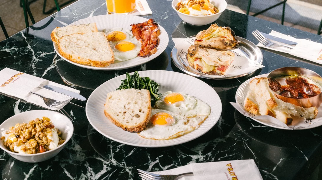 Στην Αθηναϊκή Ταράτσα και για πρωινό