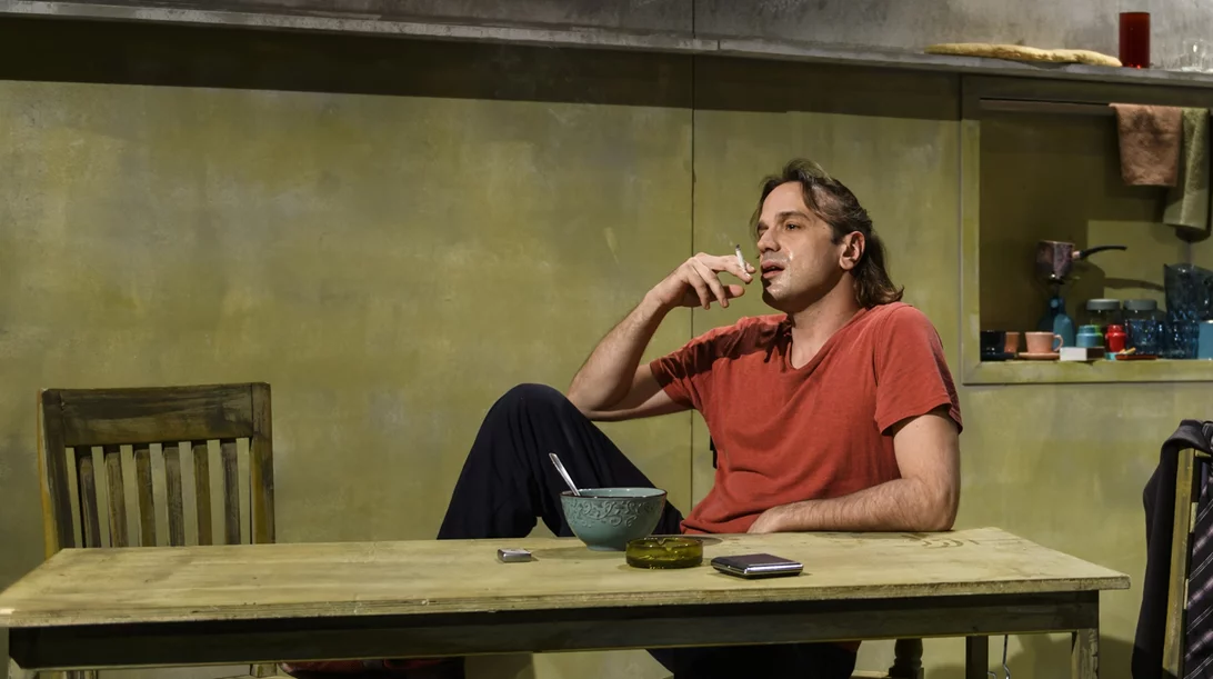 "Το γάλα": Βλέπουμε πρώτες φωτογραφίες και τρέιλερ της παράστασης του Σταθμός