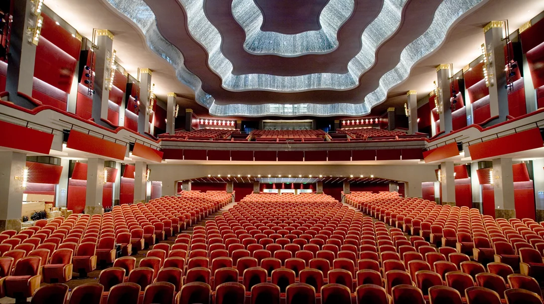 Πώς θα δεις τις παραστάσεις του Παλλάς με μειωμένη τιμή