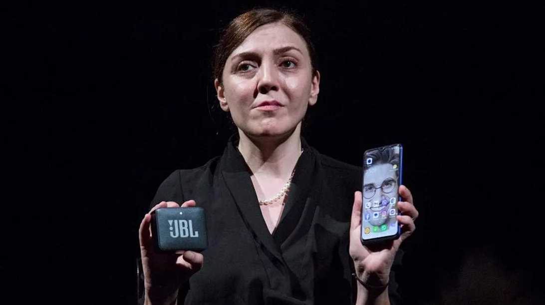 "Υπερβολές!": Έξι τελευταίες παραστάσεις στο Θέατρο Τέχνης