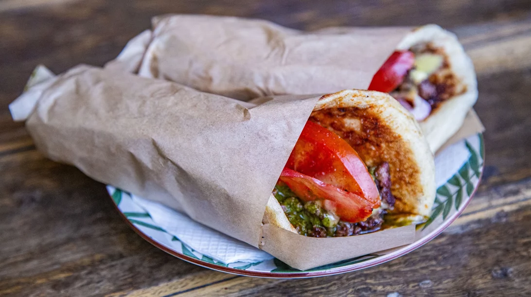 Επιστροφή στην πόλη με το πιο μυσταγωγικό σουβλάκι της Αθήνας