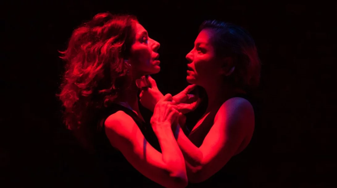 Έξι θεατρικές παραστάσεις επιστρέφουν