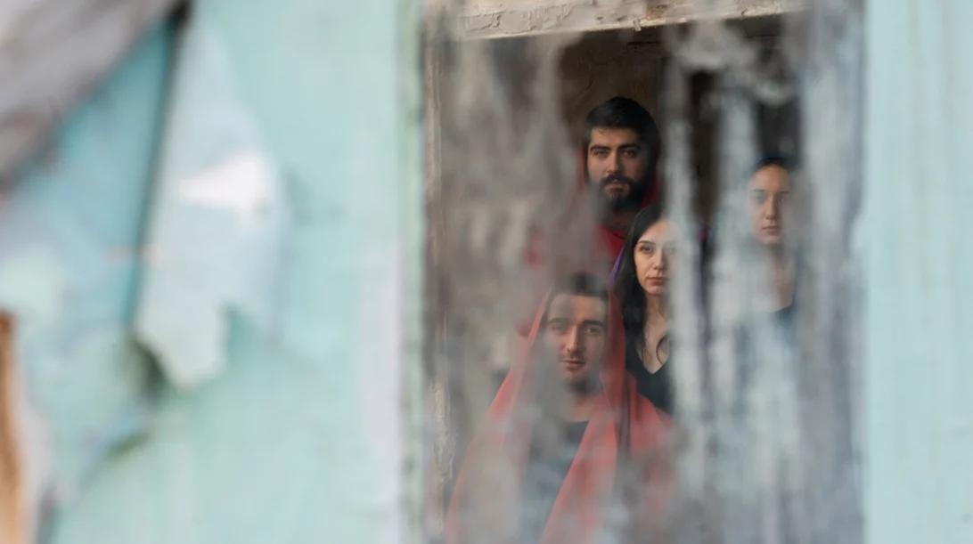 Το "Μιστέρο Μπούφο" του Ντάριο Φο σε σκηνοθεσία Γιώτας Σερεμέτη έρχεται στο θέατρο Άβατον