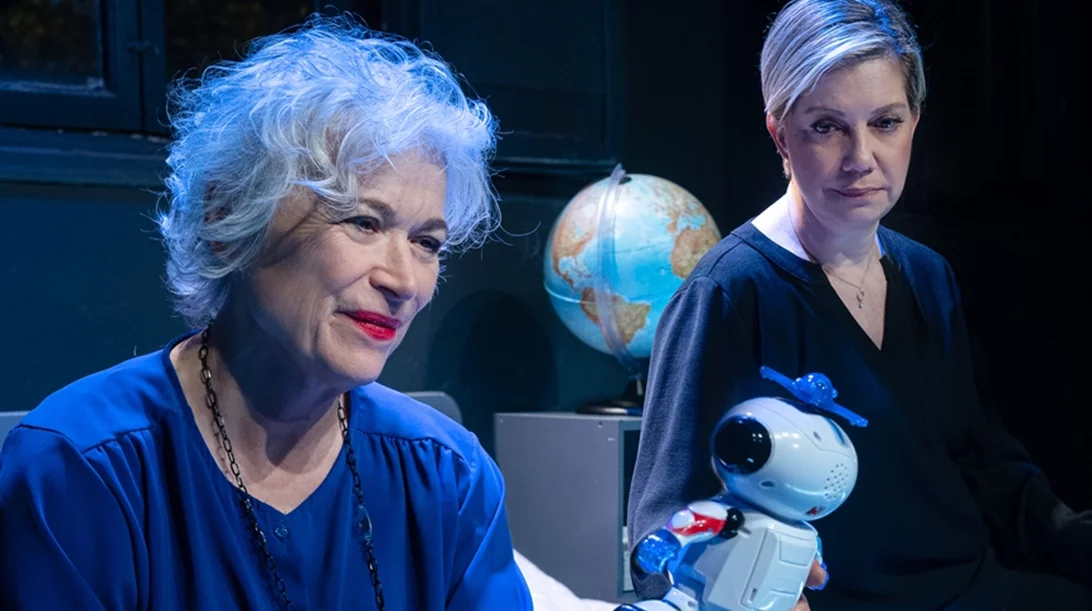 Ευαγγελία Ανδρεαδάκη για το "Rabbit Hole": "Οι καλλιτέχνες ποτέ δεν θα πάψουν ούτε να δημιουργούν ούτε να ονειρεύονται"