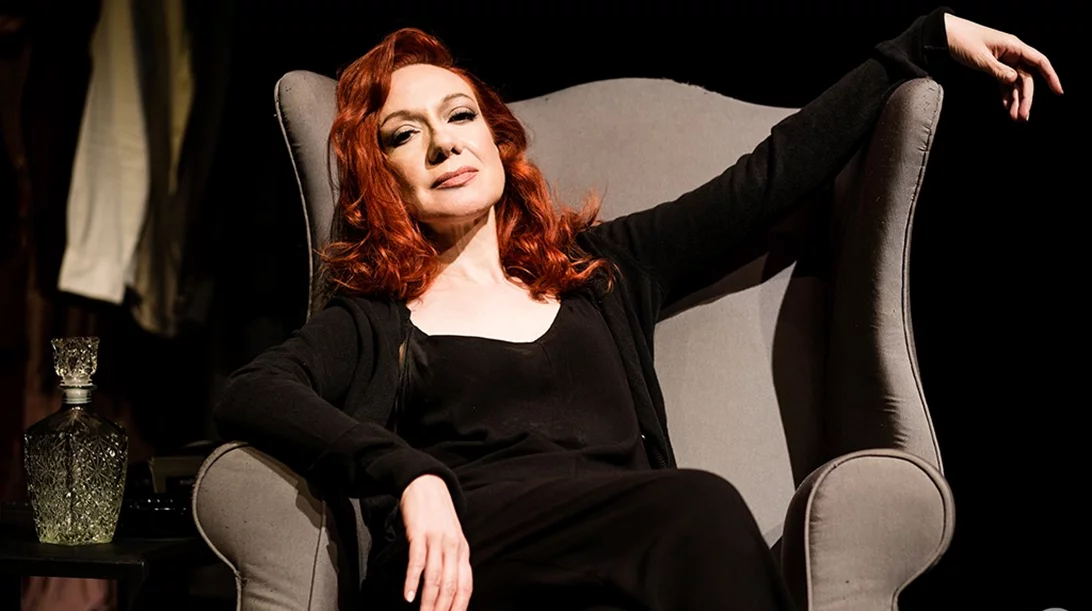 Η Τζούλη Σούμα θα ερμηνεύσει την "Έντα Γκάμπλερ"