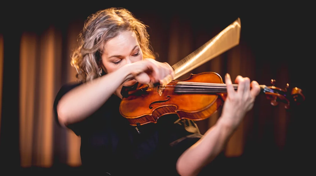 Χίλαρι Χαν: η σπουδαία Αμερικανίδα βιολίστρια στην πρώτη της ελληνική εμφάνιση στο Φεστιβάλ Αθηνών