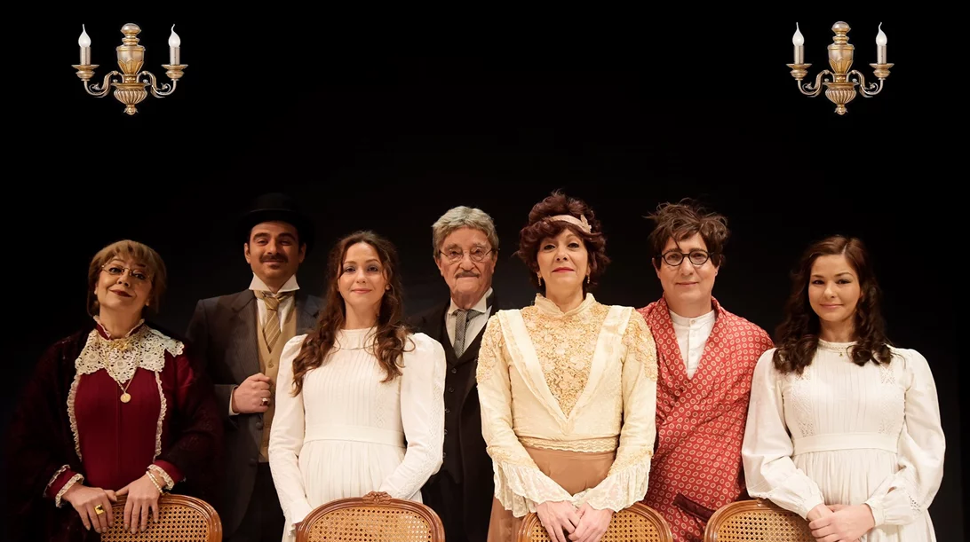 Ο Μποστ ξαναζωντανεύει στη Στοά: "Το επάγγελμα της μητρός μου" με τη ματιά του Θανάση Παπαγεωργίου