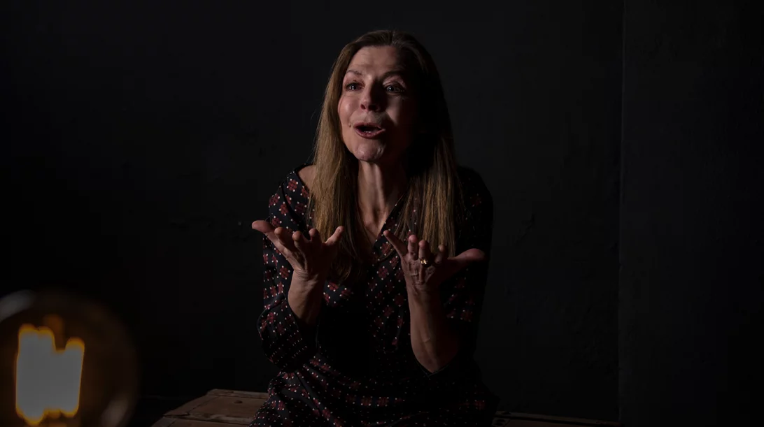 "Η μάνα αυτουνού…Έλλη Ζάχου Ταχτσή": Ο μονόλογος της Κικής Μαυρίδου μεταφέρεται στο Εν Αθήναις