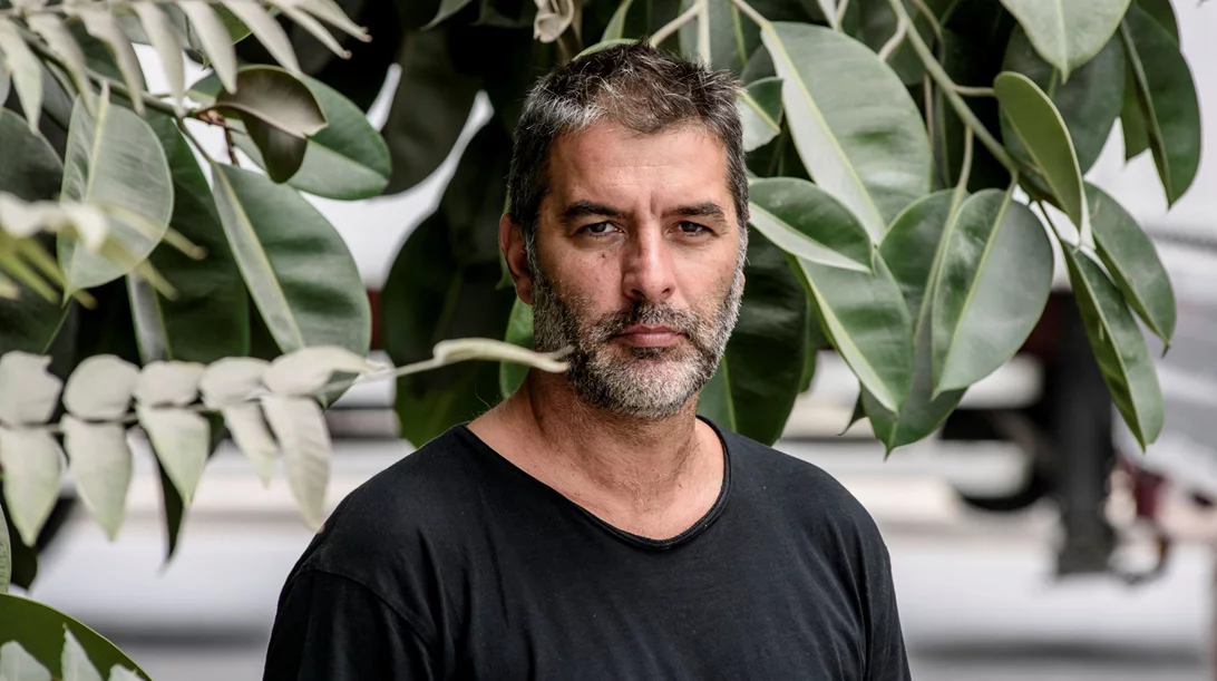 Βασίλη Μπισμπίκη, τι συνιστά "Έγκλημα και Τιμωρία" στην Αθήνα σήμερα;