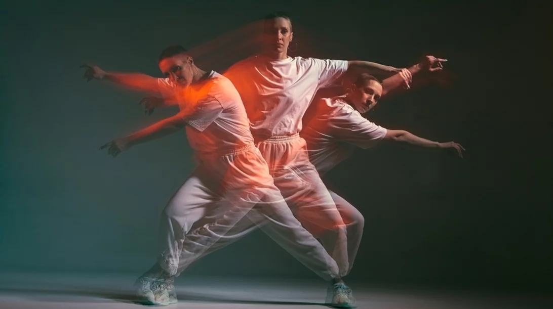 45 χορευτές, 8 μουσικοί, άπειρα Impro Shots!