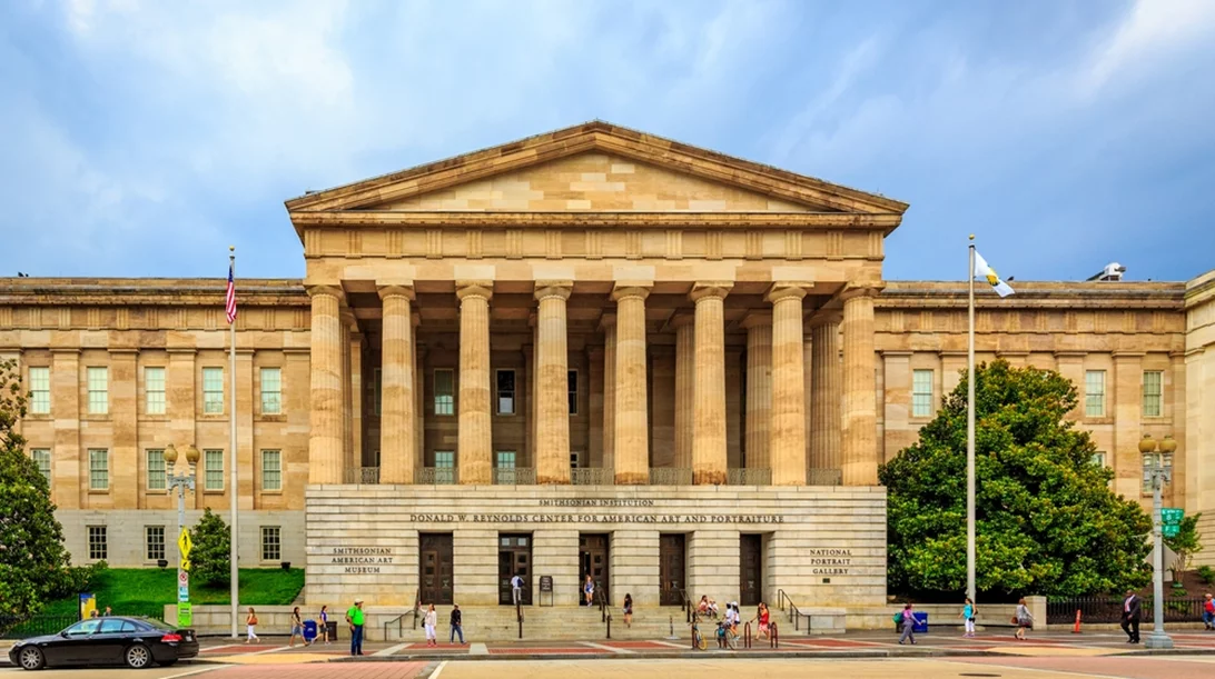 Απολύθηκε η διευθύντρια του Σμισθόνιαν λόγω τοξικής συμπεριφοράς