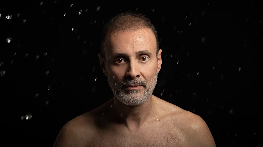 "Το αμάρτημα της μητρός μου": Ο Κωνσταντίνος Γιαννακόπουλος ερμηνεύει Βιζυηνό στο Εν Αθήναις