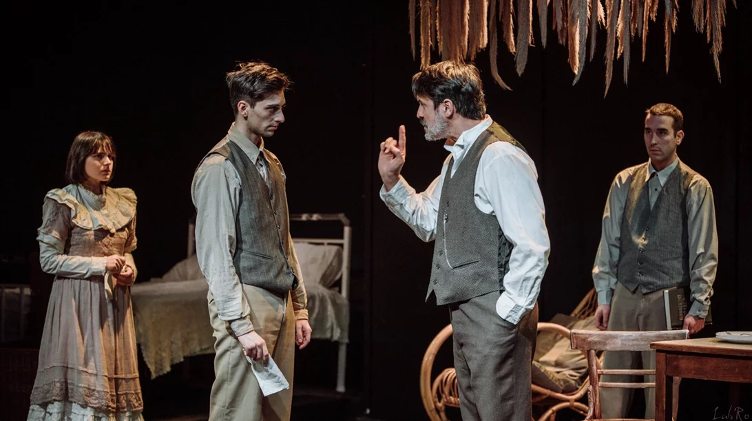 Εορταστική προσφορά για την παράσταση "Ανατολικά της Εδέμ"