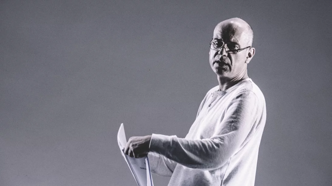 Τσέζαρις Γκραουζίνις: "Όταν το θέατρο προσπαθεί να μιλήσει για τα πράγματα, τα οποία συζητούνται στα ΜΜΕ, το αποτέλεσμα είναι πάντα ευτελές"