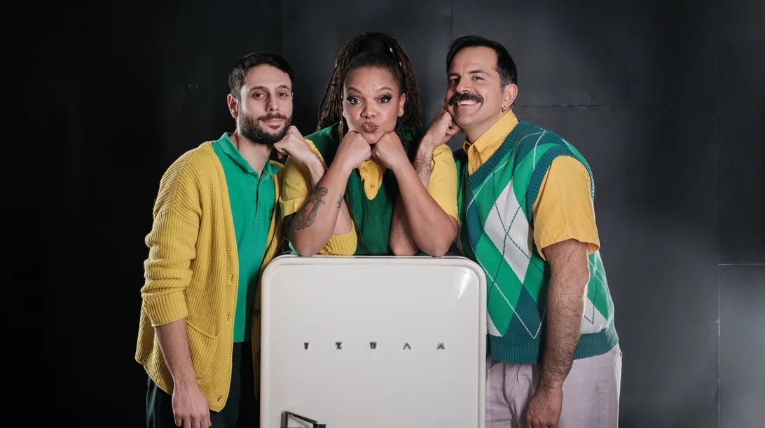 Η Idra Kayne "μπαίνει" στην ομάδα του θεατρικού "Μίξερ" παίζοντας 35 ρόλους στο Μικρό Γκλόρια