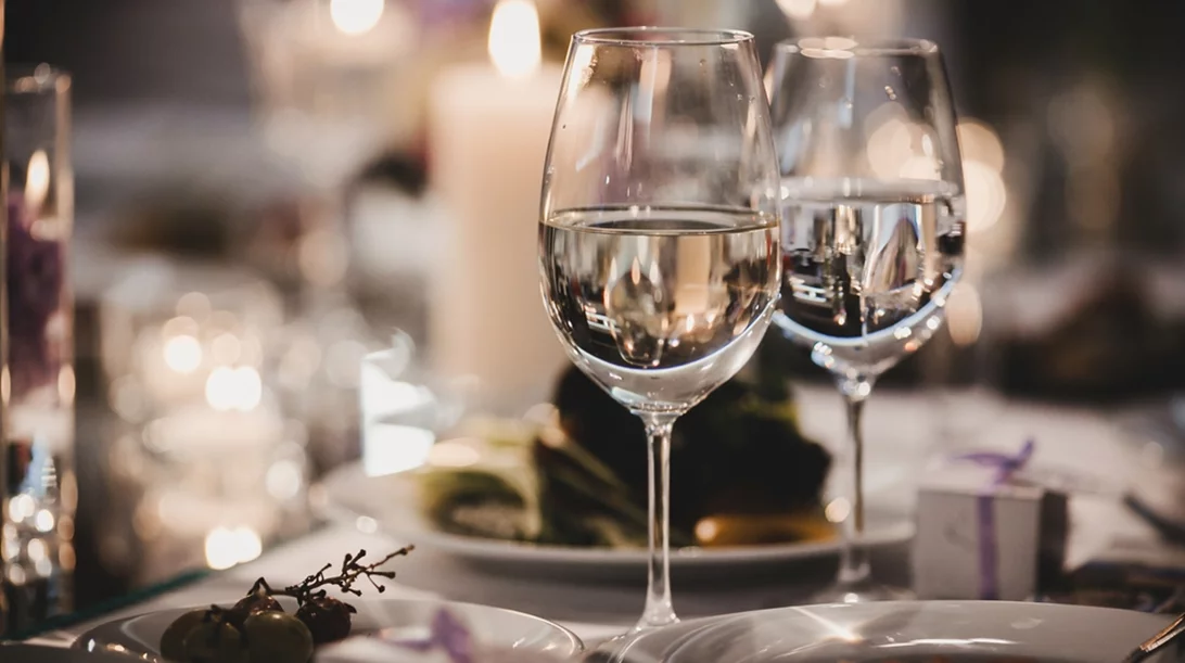 Μία premium εμπειρία φαγητού μαζί με μία premium επιλογή νερού