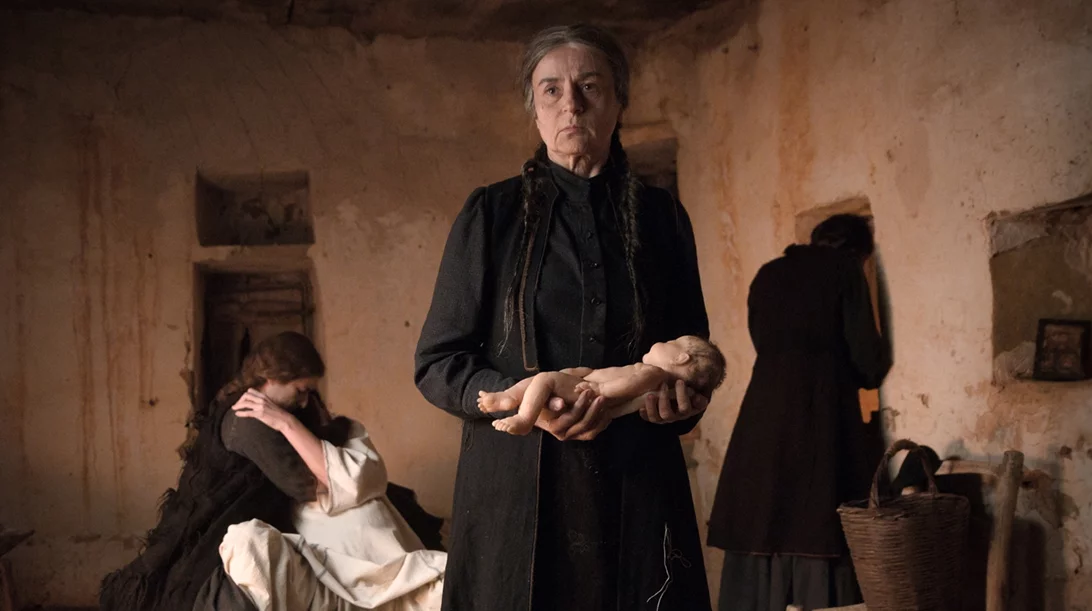 Η Καρυοφυλλιά Καραμπέτη μεταμορφώνεται στη "Φόνισσα" του Παπαδιαμάντη