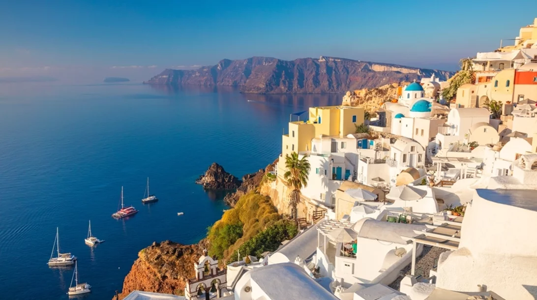 Η Ελλάδα στον τουρισμό: Πώς μπορεί να αξιοποιήσει πλήρως τις δυνατότητές της;