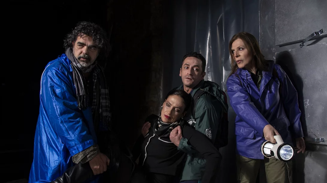 "New order": Συνεχίζεται και το Μάιο η παράσταση του Δημήτρη Καρατζιά στο Εν Αθήναις