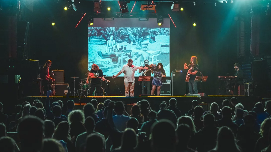 "Ας Περιμένουν οι Γυναίκες" με ζωντανή μουσική από την Babis Batmanidis Co(m)pany στην Τεχνόπολη