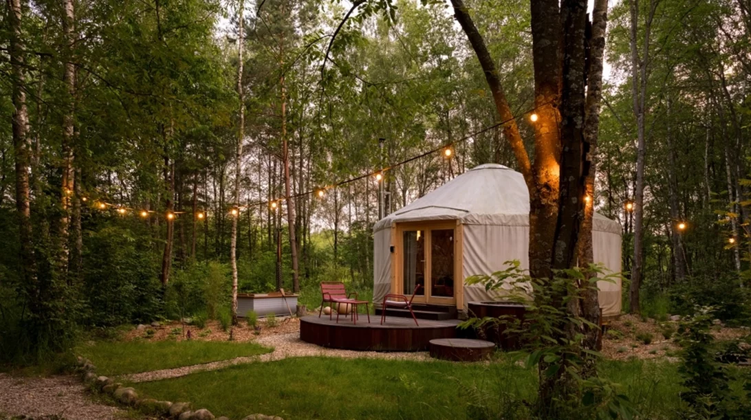 Glamping: Η (νέα) εμπειρία διακοπών που συνδυάζει φύση και πολυτέλεια