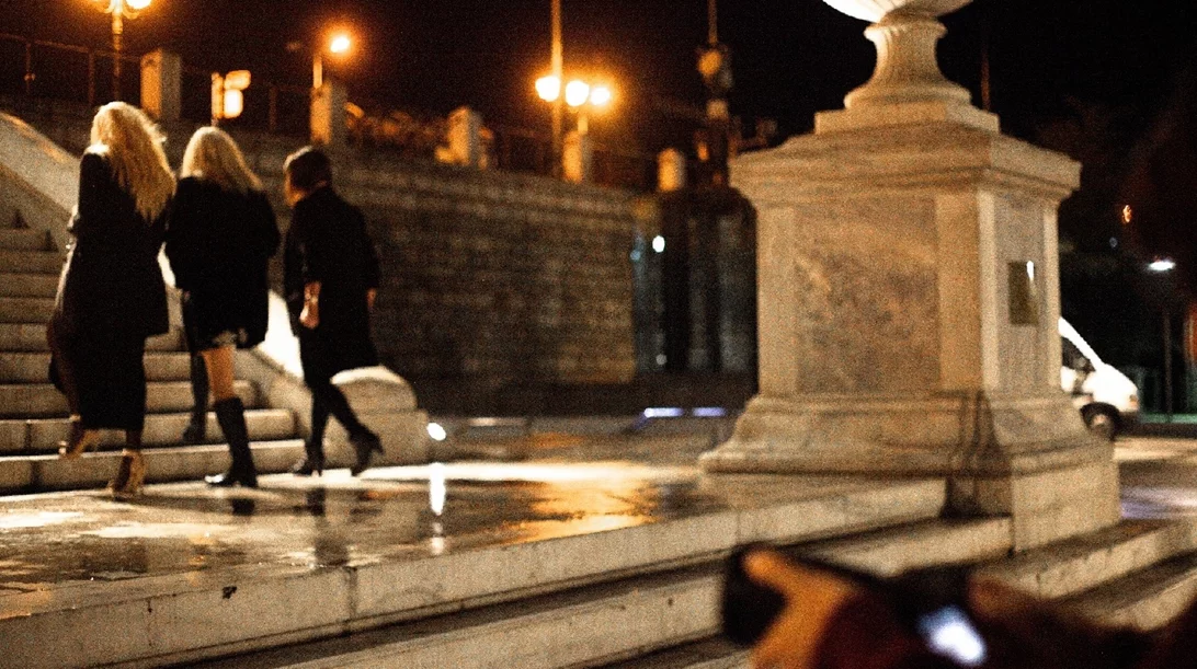 Οι "Πικροδάφνες" της Πάολας Ρεβενιώτη ανθίζουν στην Κυψέλη