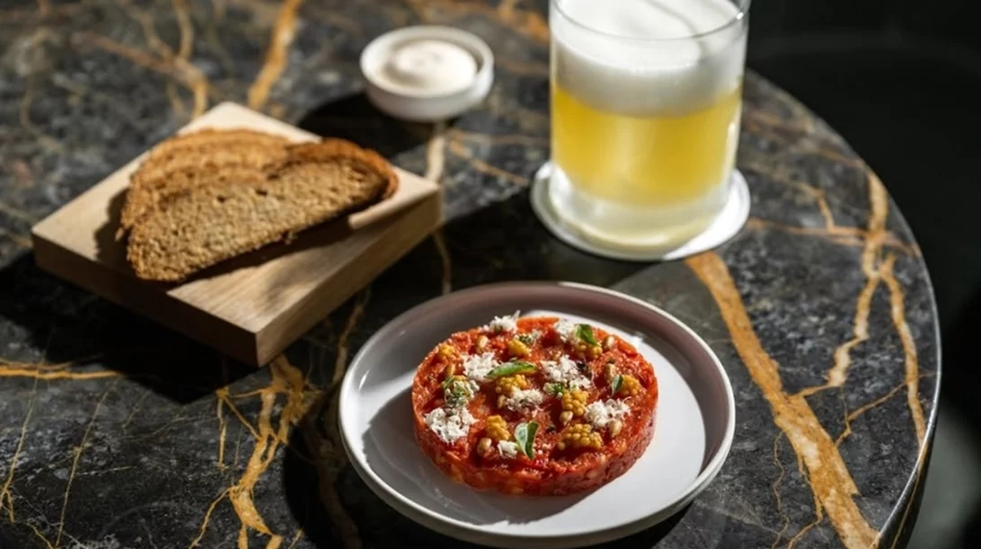 Γιατί τα vegan εστιατόρια κλείνουν ή πλέον βάζουν και κρέας στο μενού τους