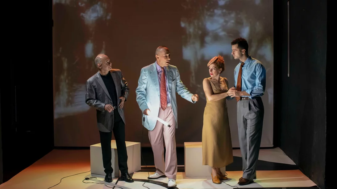 Παράταση παραστάσεων για τον "Δόκτωρ Γκλας" στο Θέατρο Φούρνος