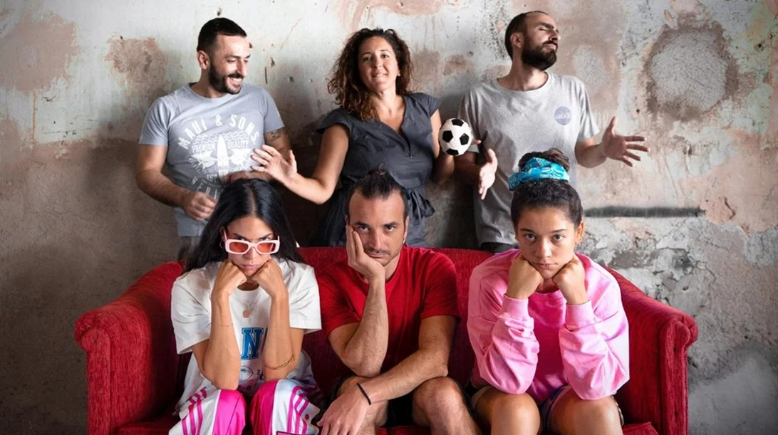 "Είμαστε πάτσι": Τα μέλη της "Συντεχνίας του γέλιου" μας συστήνουν τους ήρωές του έργου