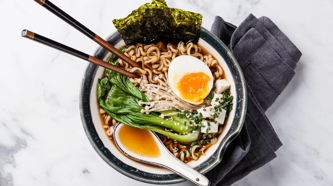 AbraOvata: Τα Σαββατοκύριακα τρώμε ράμεν στη Λίμνη Βουλιαγμένης