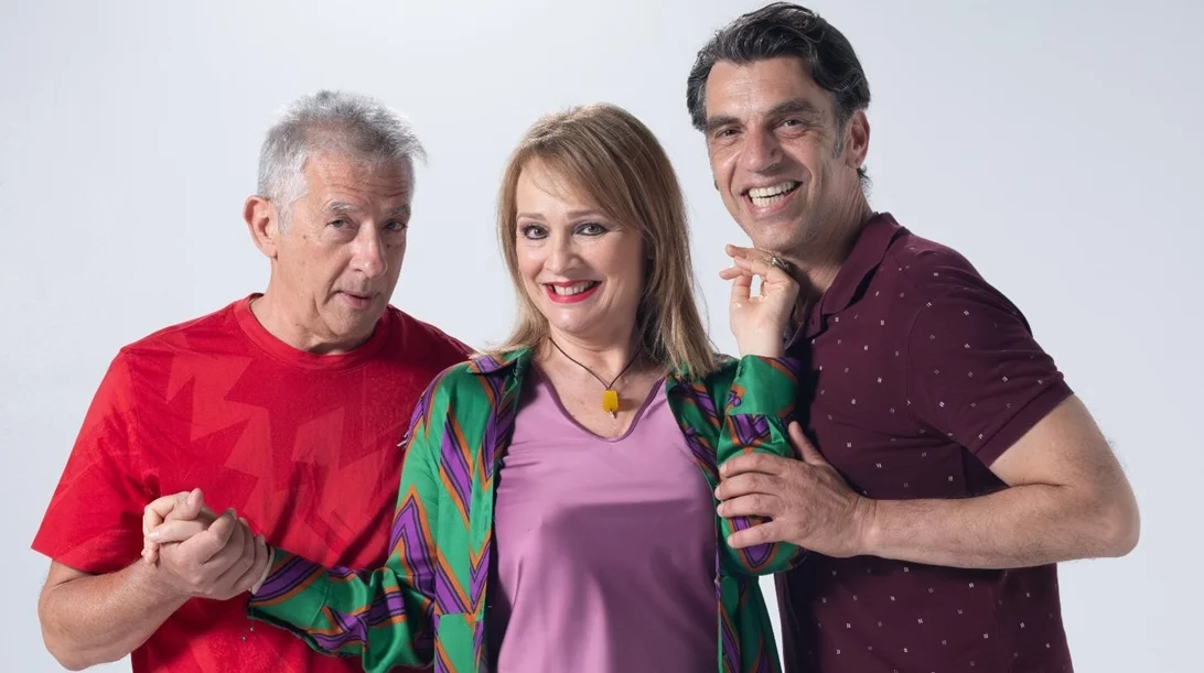 "Σκοτσέζικο ντους" από το ΔΗΠΕΘΕ Κοζάνης στην Αθήνα: Μια κωμωδία για το θέατρο και την ανθρώπινη ύπαρξη