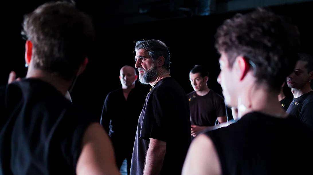 Η "Αντιγόνη" του Ούλριχ Ράσε ανοίγει το Φεστιβάλ Επιδαύρου- Μια παγκόσμια πρεμιέρα που επαναπροσδιορίζει το αρχαίο δράμα