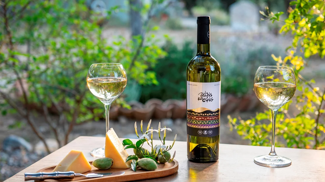 Μπορεί όλο το καλοκαίρι του Αιγαίου να χωρέσει σε ένα κρασί;