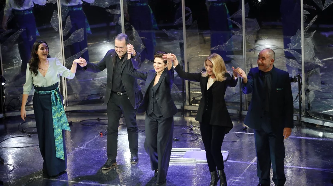 Με μεγάλη επιτυχία πραγματοποιήθηκε η πρεμιέρα της παράστασης "Aπόρρητο" | δείτε φωτογραφίες