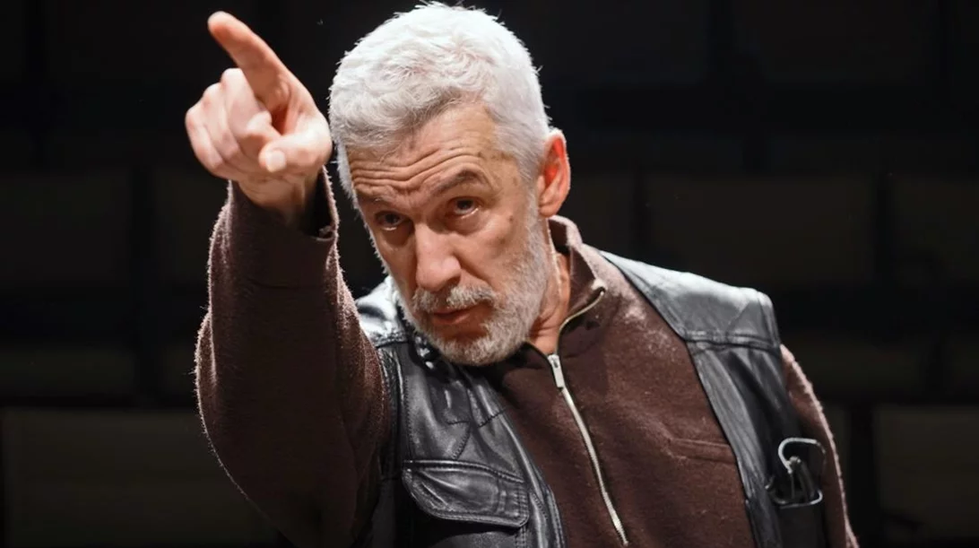 Ο Άρης Λεμπεσόπουλος σε δύο εμβληματικούς ρόλους