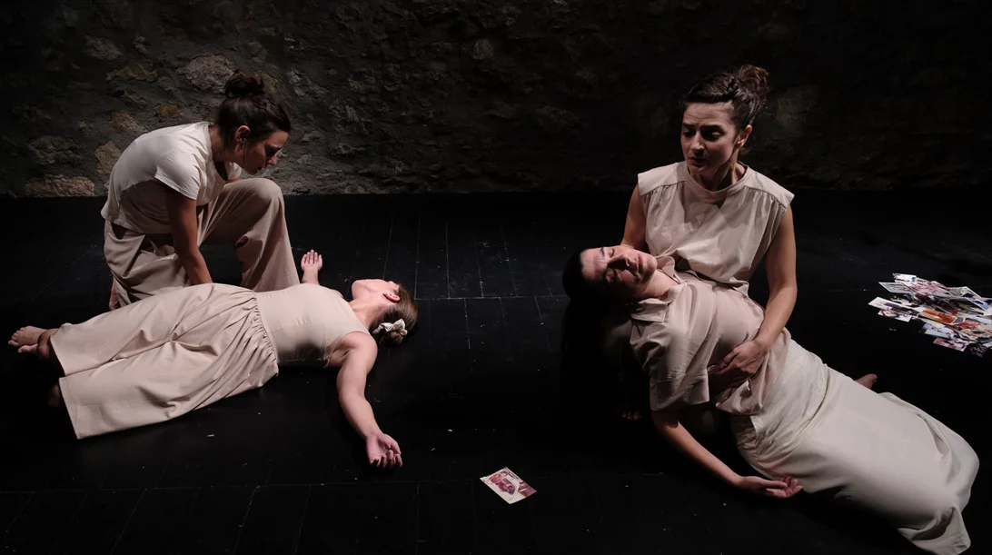 "Pietà": Ανοιχτή συζήτηση παρουσία τριών μητέρων που οι κόρες τους δολοφονήθηκαν