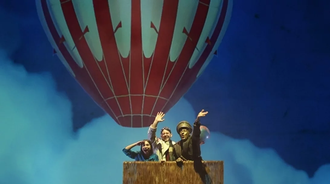 "Still! Ένα άγαλμα που γύρισε τον κόσμο": Αποκλειστική ματιά στην παράσταση για παιδιά που θα δούμε στο Άνεσις