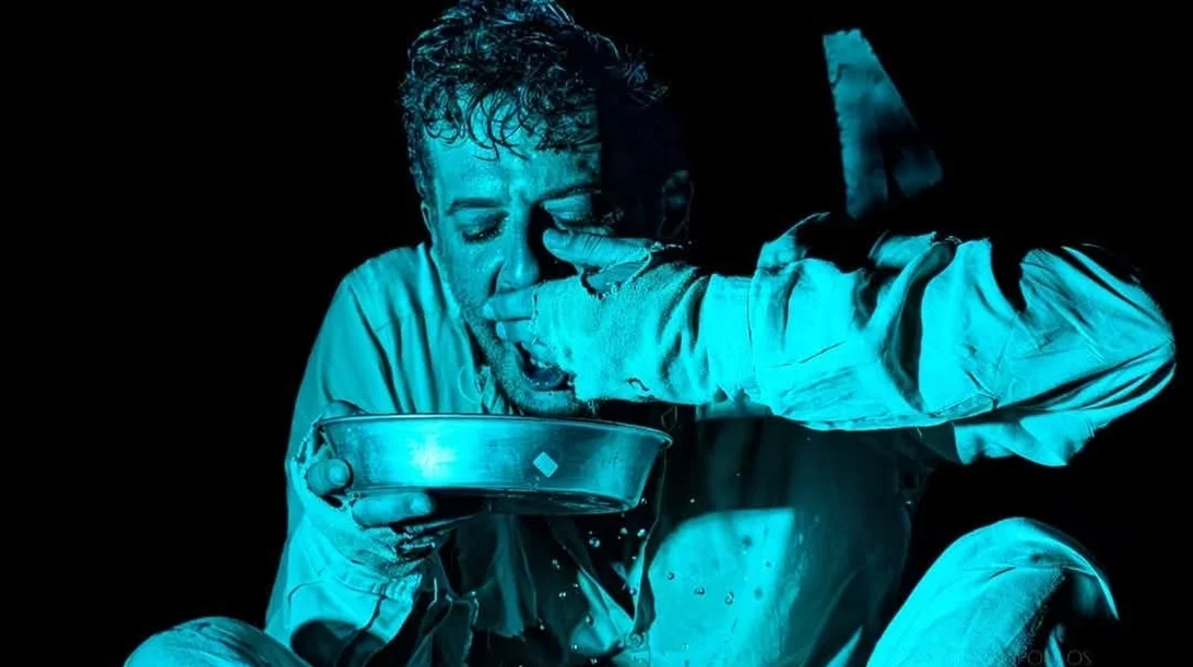 "Κοιμώμενος Χαλεπάς, ο σαλός άγιος": Η παράσταση για τον Γιαννούλη Χαλεπά επιστρέφει για 3η χρονιά