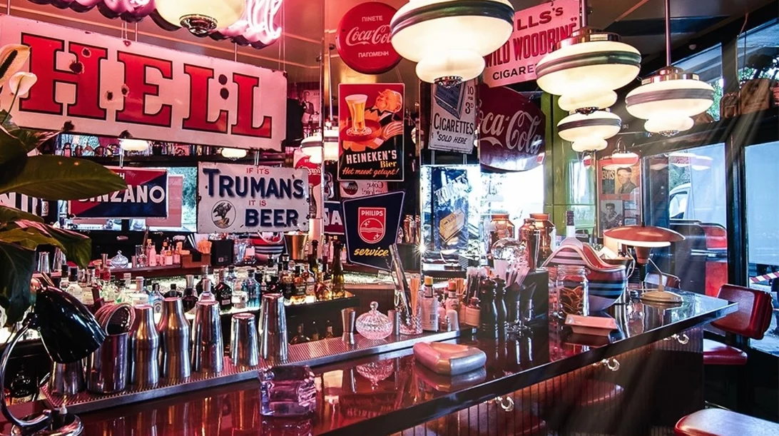 Τίτλοι τέλους για το 'Αμερικάνικο', το εμβληματικό μπαρ του Πειραιά